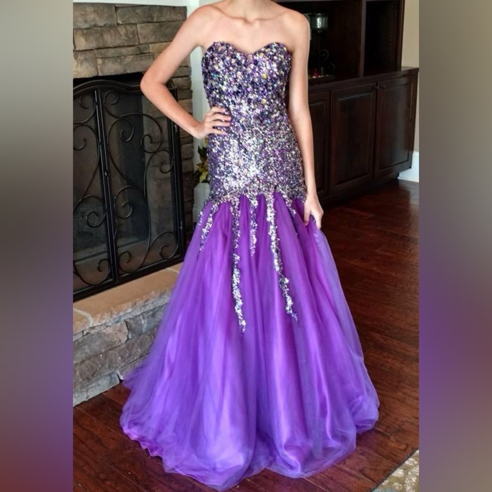 Vienna purple sequined/studded prom dress. Size 00